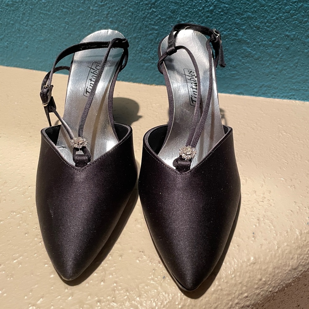 Tintables size 9 black heels great condition